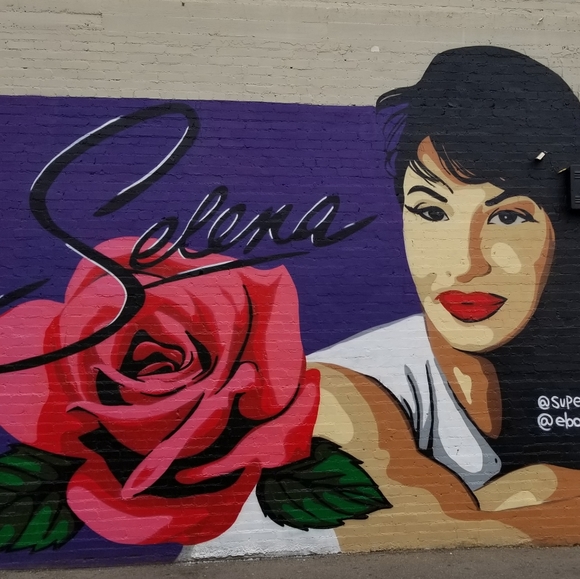 Meet your Posher, Nelly - Picture 2 of 4